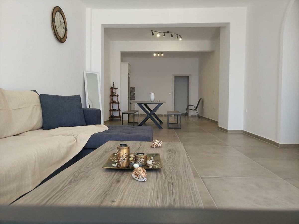Papillon Villa Pera Gyalos Eksteriør billede