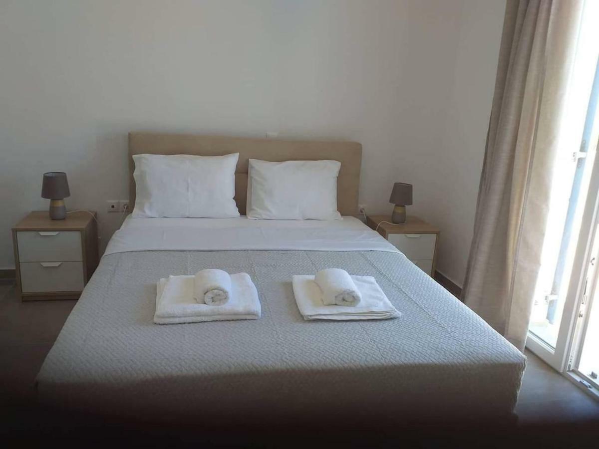 Papillon Villa Pera Gyalos Eksteriør billede