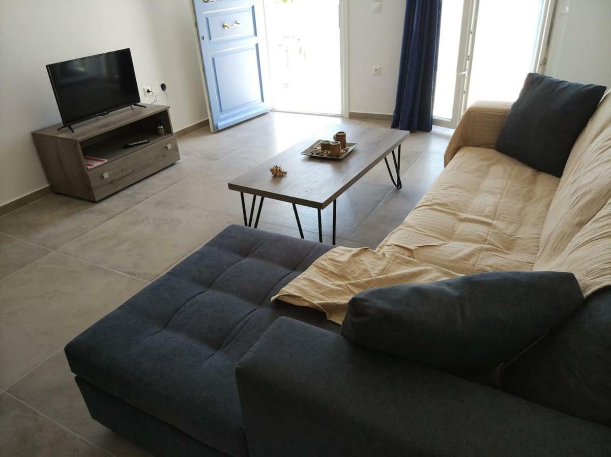 Papillon Villa Pera Gyalos Eksteriør billede